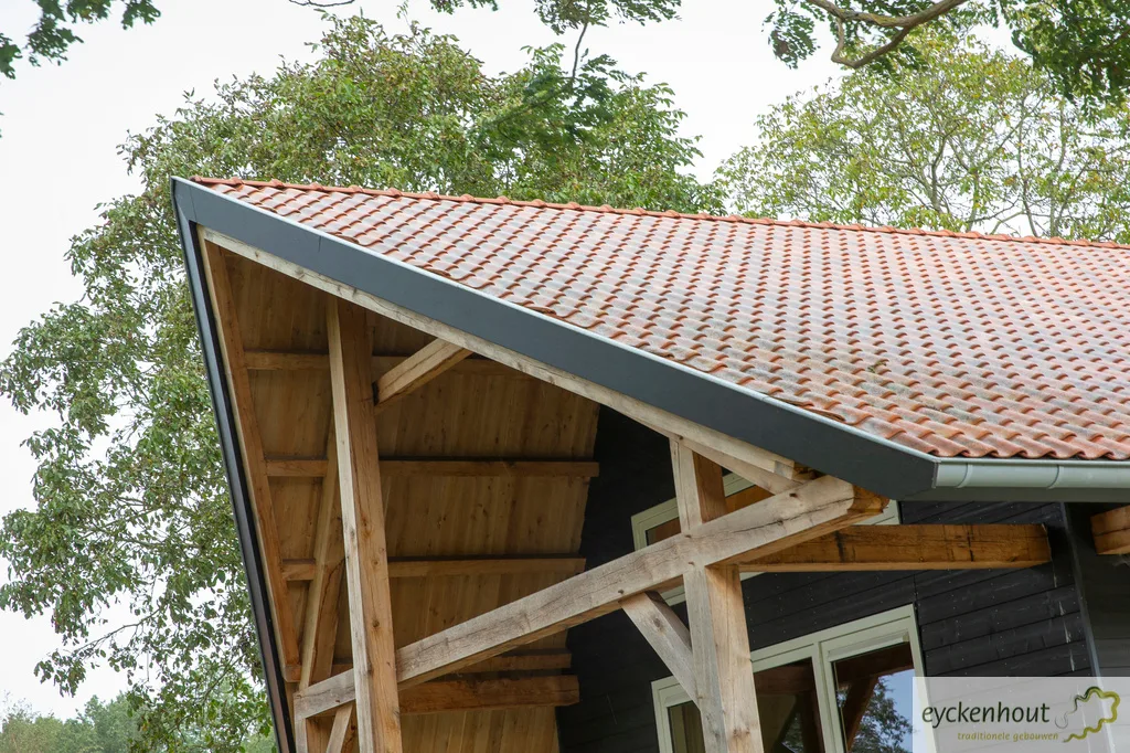 Eiken topgevel van een vakantiewoning