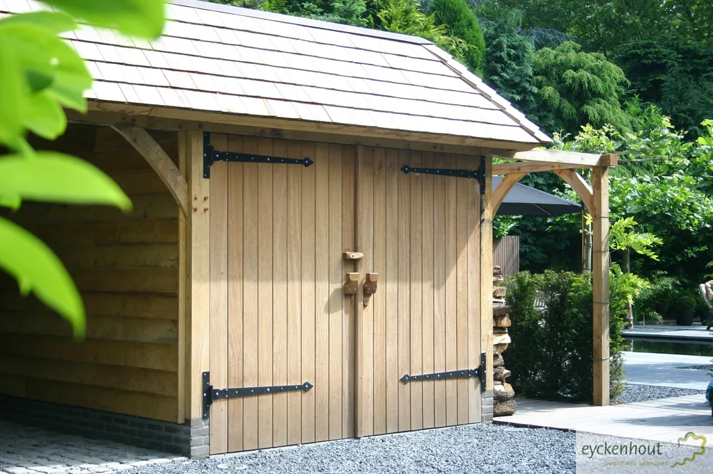 Eiken garage met shingles voor een Porsche