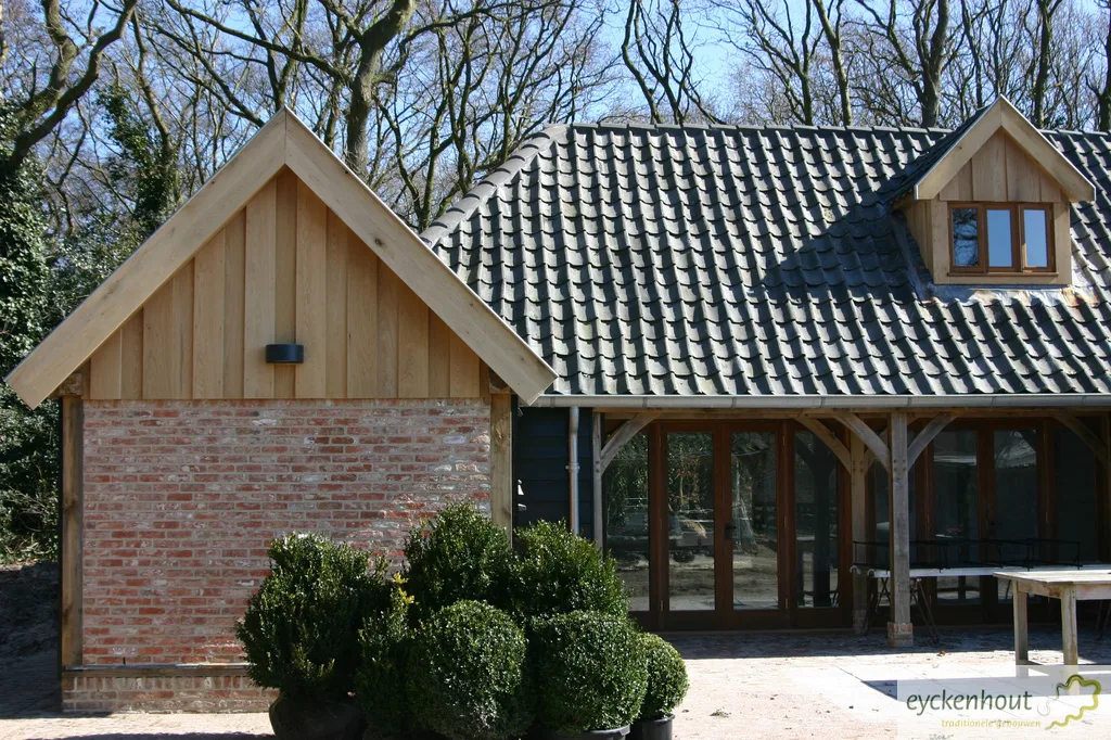 Gastenverblijf met thuiskantoor in eikenconstructie