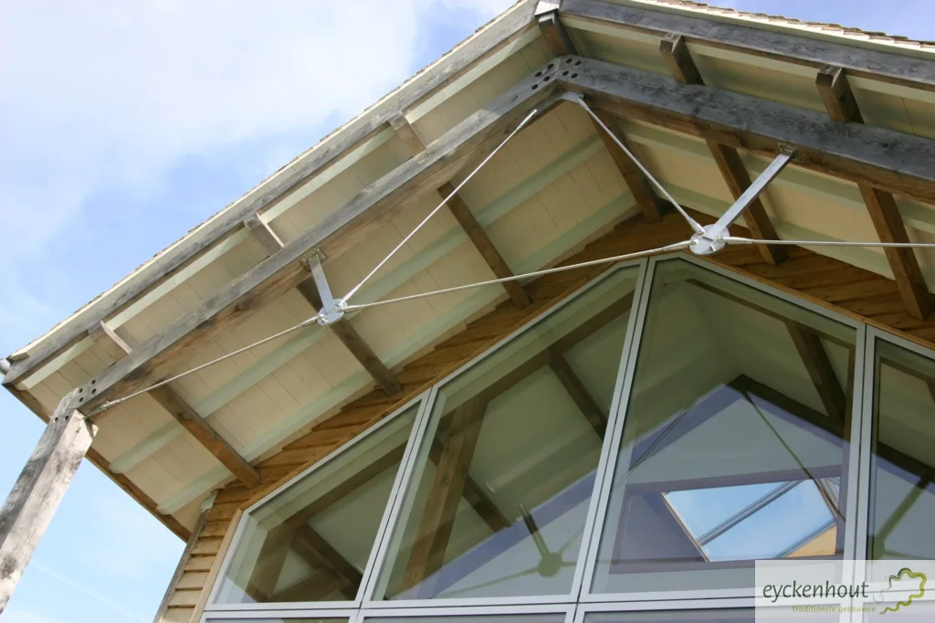 Vakantiewoning met moderne gevel en veranda