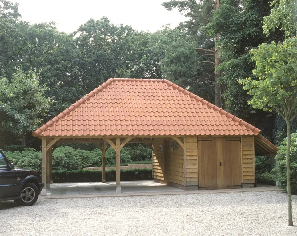 Eiken carport en garage voor Land Rover