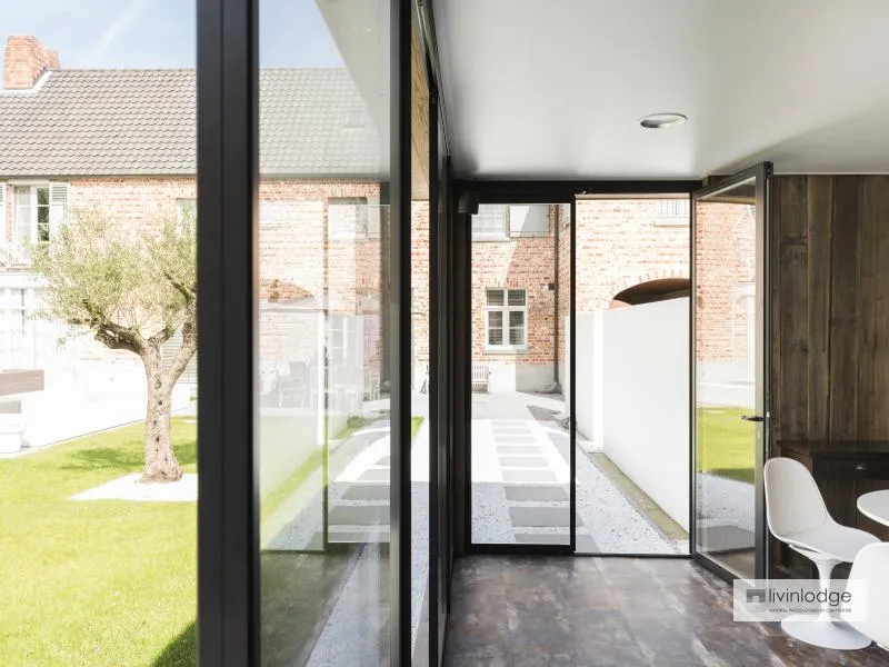 Luxe tuinkamer met glazen puien