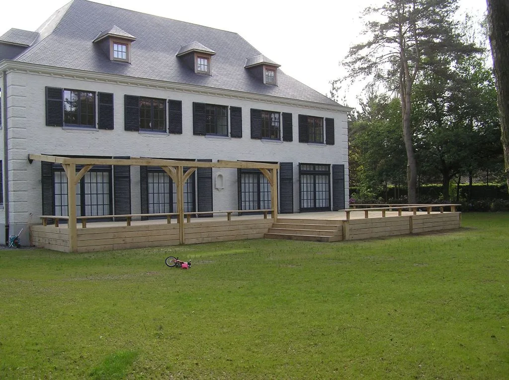 Eiken veranda en pergola in Brasschaat