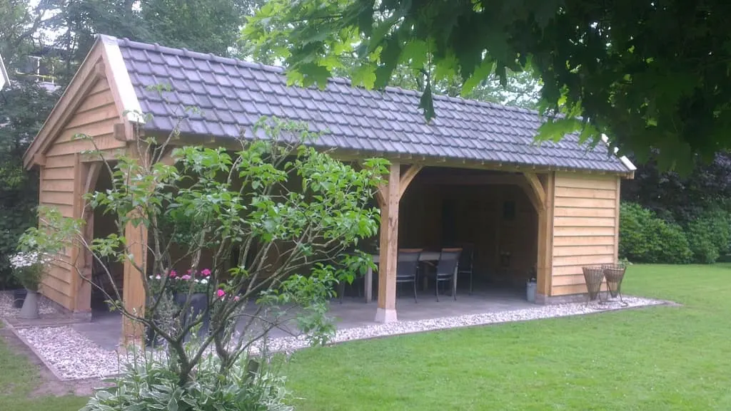 Eiken bijgebouw in kapschuurmodel