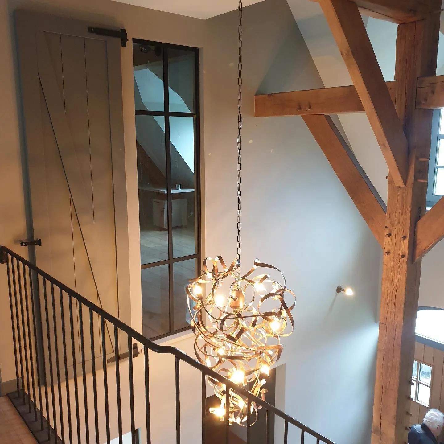 Trapopgang in eikenhout in de Kempische villa