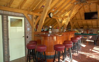 Het interieur van een eiken bijgebouw