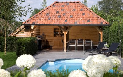 Eikenhouten bijgebouwen poolhouse gastenverblijf