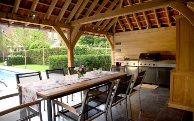 Eikenhouten bijgebouwen poolhouse gastenverblijf