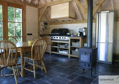 eikenhout-gastenverblijf-bijgebouw