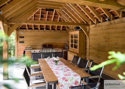 terrasoverkapping-eikenconstructie-bijgebouw