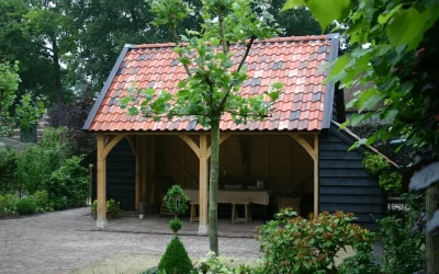 Eikenhouten bijgebouw met veranda